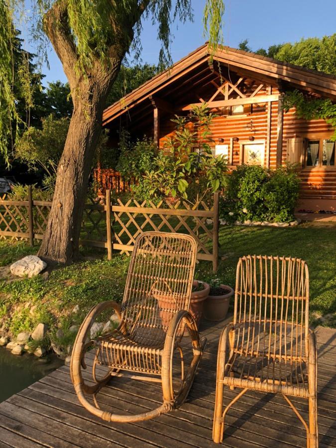 Chalet B&B Laghetti Martina Crevalcore ภายนอก รูปภาพ