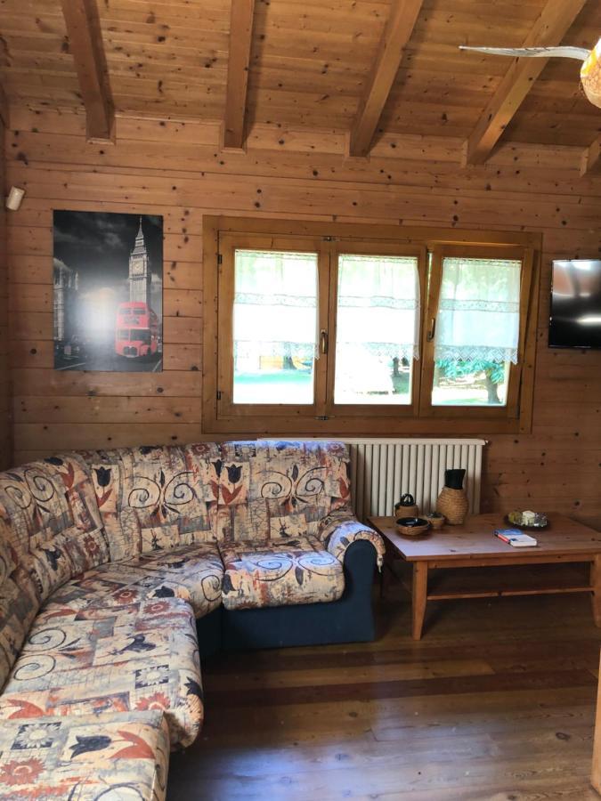Chalet B&B Laghetti Martina Crevalcore ภายนอก รูปภาพ