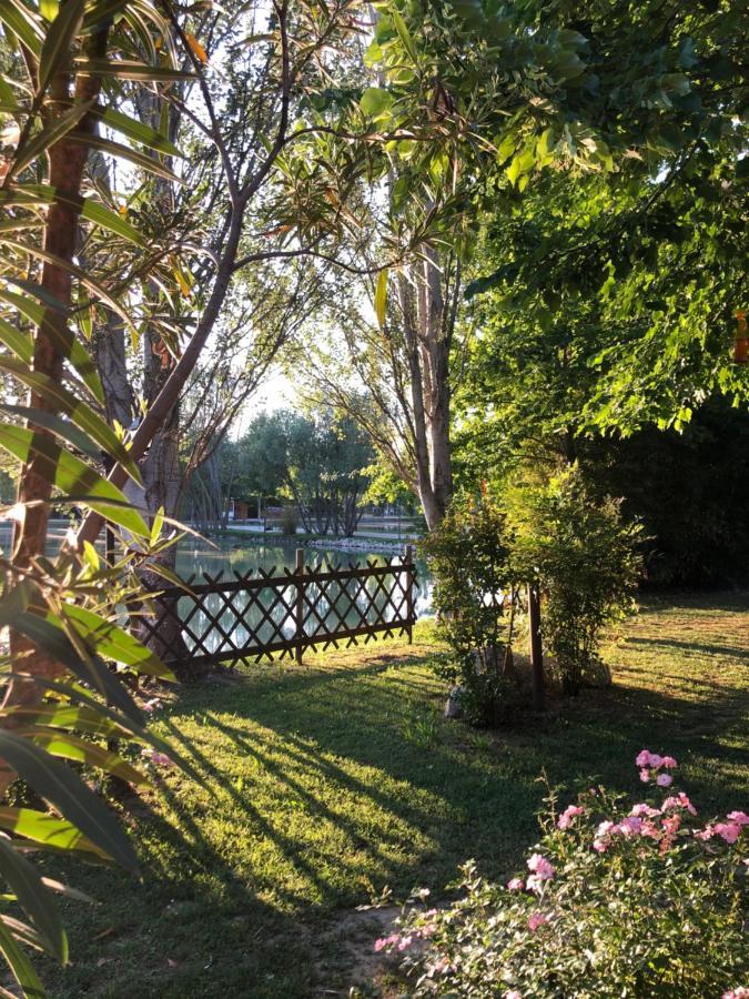 Chalet B&B Laghetti Martina Crevalcore ภายนอก รูปภาพ